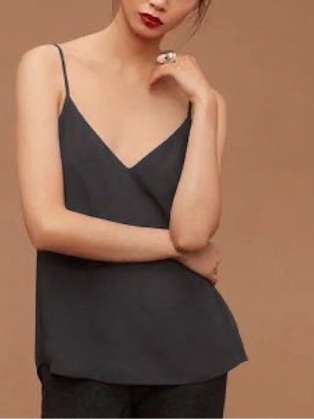 Wilfred| Aritzia| Dark Charcoal V-Neck Lightweight Cami Sz XS